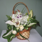 Корзина с лилией